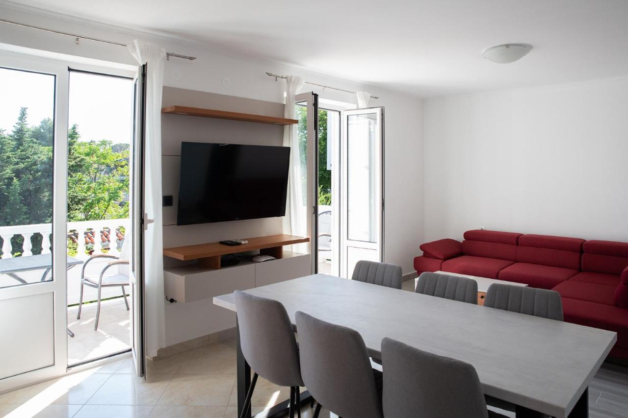 Apartmani Vrtodusic Banjol Buitenkant foto