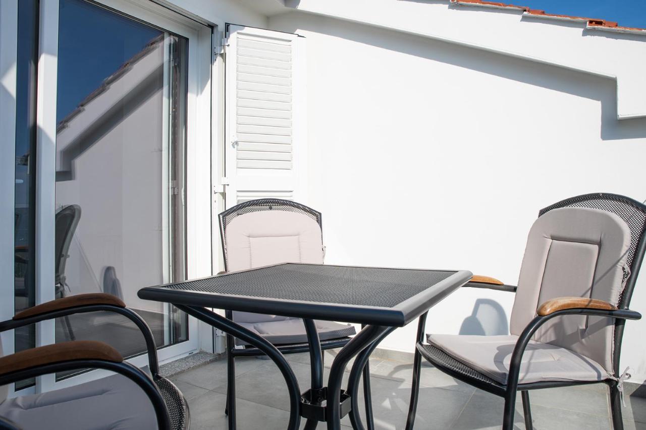 Apartmani Vrtodusic Banjol Buitenkant foto