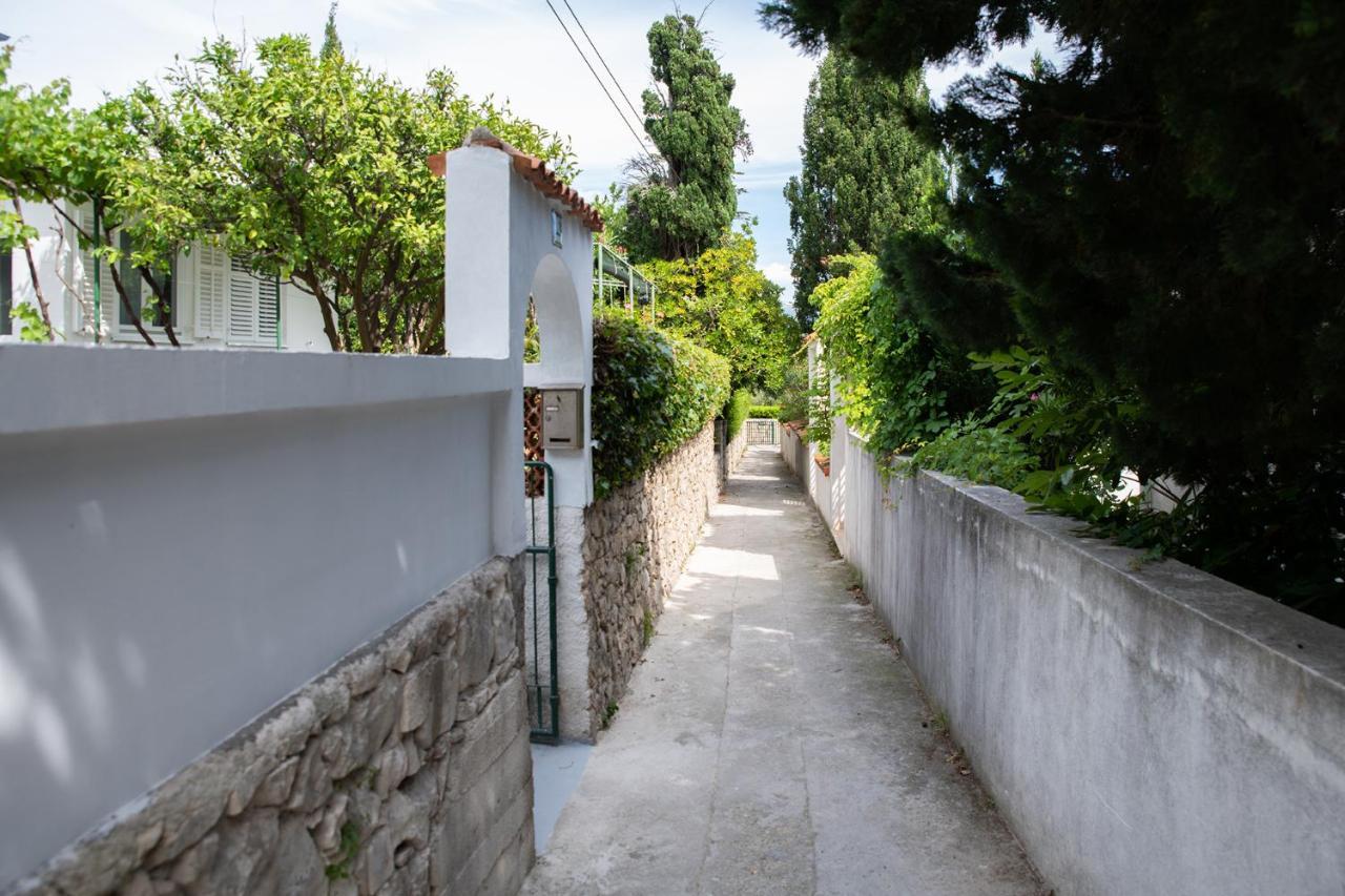 Apartmani Vrtodusic Banjol Buitenkant foto
