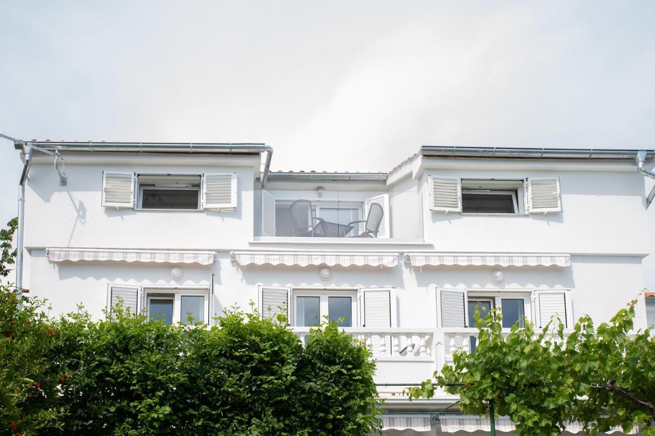 Apartmani Vrtodusic Banjol Buitenkant foto
