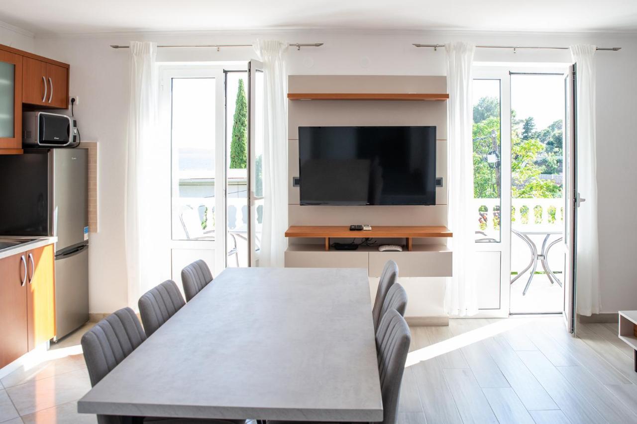 Apartmani Vrtodusic Banjol Buitenkant foto