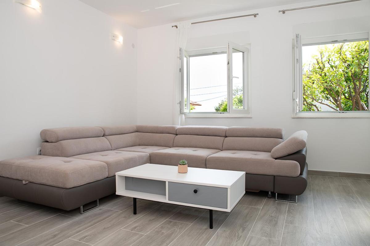 Apartmani Vrtodusic Banjol Buitenkant foto