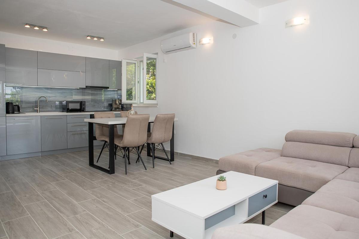 Apartmani Vrtodusic Banjol Buitenkant foto
