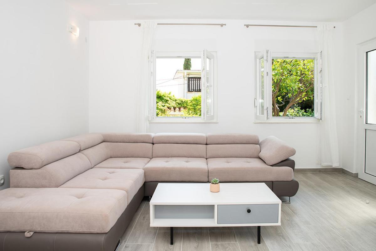 Apartmani Vrtodusic Banjol Buitenkant foto