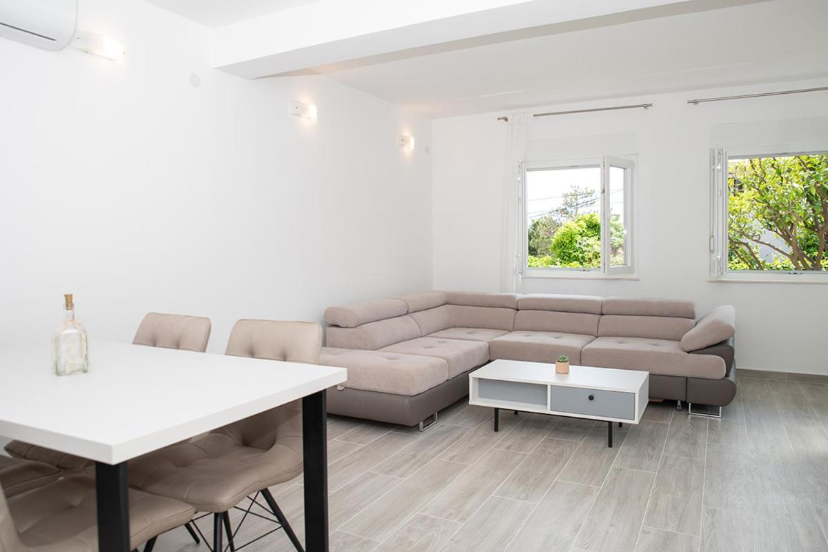 Apartmani Vrtodusic Banjol Buitenkant foto
