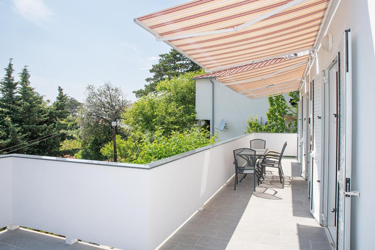 Apartmani Vrtodusic Banjol Buitenkant foto